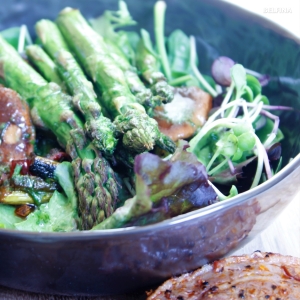 Spargel- und Rhabarbersalat